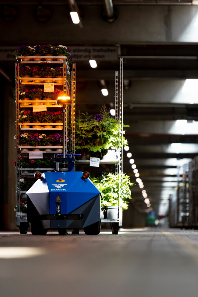 Vom Outdoor-Wareneingang ins Indoor-Lager und zurück 3 INDUROS Landgard 11