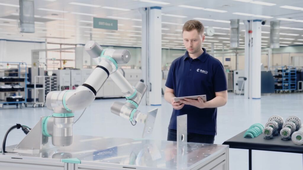 Modulare Robotik von RobCo für den Mittelstand 1 Mit den steigenden Anforderungen an Flexibilität, Effizienz und Innovation werden modulare Roboter eine immer wichtigere Rolle spielen.