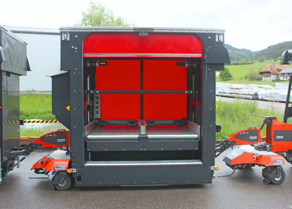 Routenzüge im Outdoor-Betrieb 1 Automatisierter Routenzug Rollenbahn 04