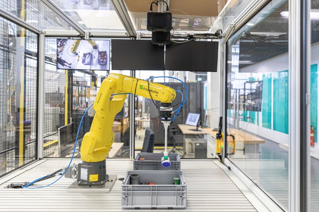 Verbundprojekt zu KI-basierter Robotik 7 Bin Packing IM7A0220 small