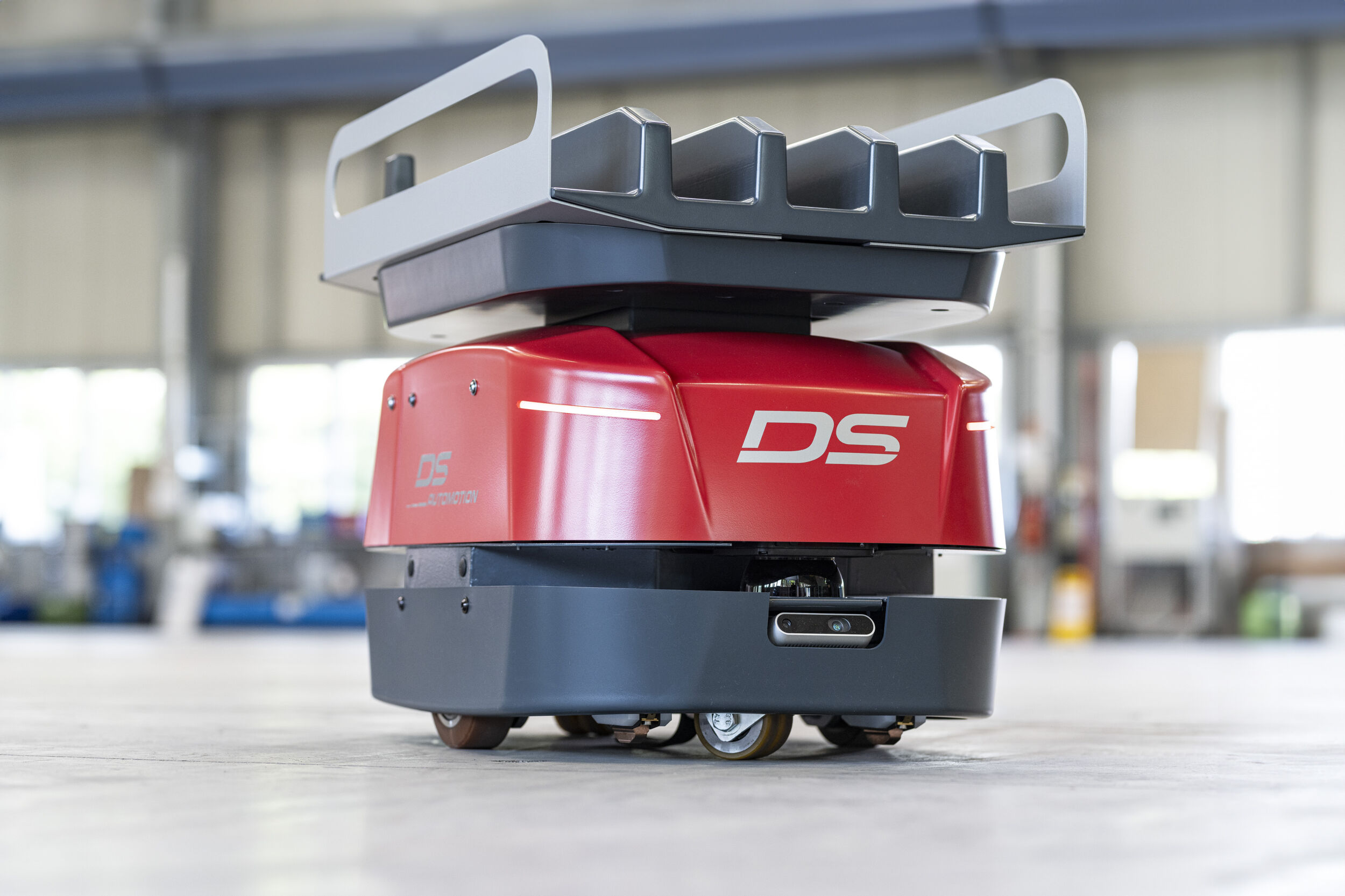 Amy ist der jüngste und kleinste Neuzugang der AMR-Flotte von DS Automotion und für den Transport kleiner Lasten bis 25kg ausgelegt.