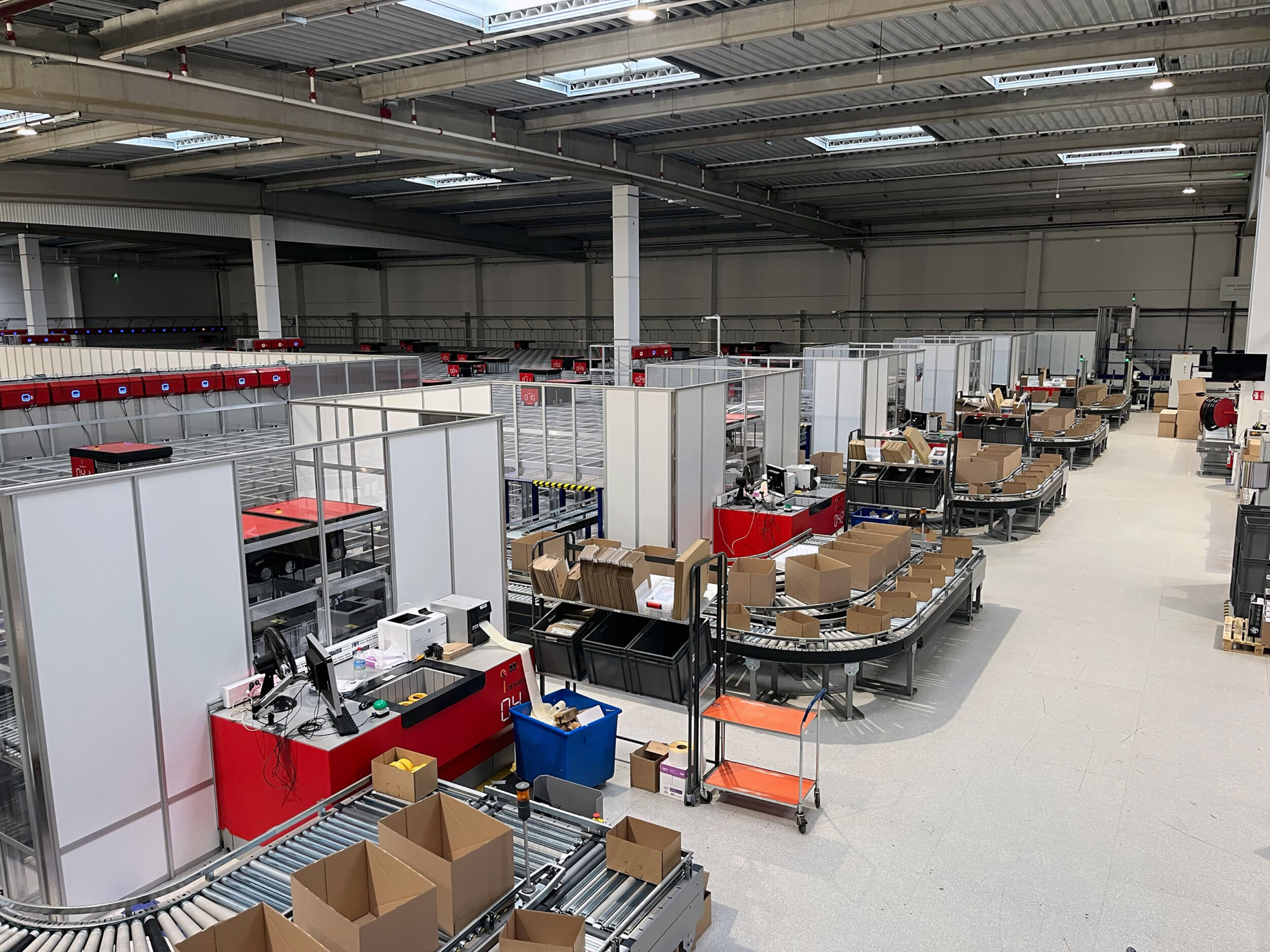 Modernisiertes AutoStore-System 7 Dematic hat für den französischen Ausstattungsspezialisten Manutan die Modernisierung eines AutoStore™-Automatisierungssystems abgeschlossen