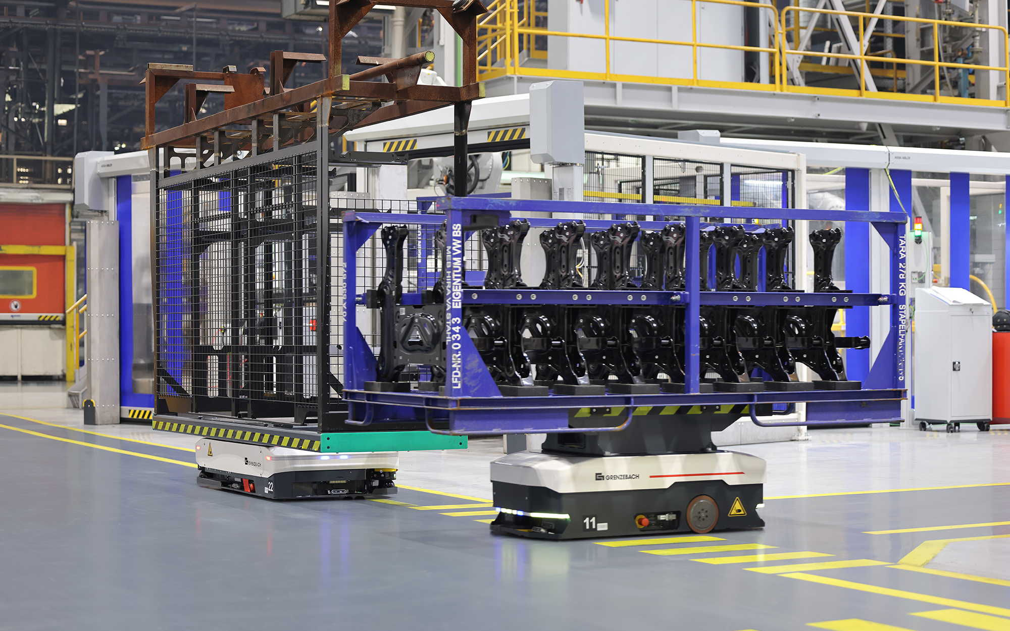 Für kundenspezifische Warenträger mit ungewöhnlichen Abmessungen wurden spezielle Fahrzeugaufbauten entwickelt.