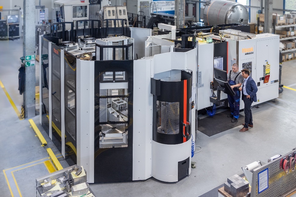 Automatisierung in der Dreh- und Frästechnik 7 2024 wagte Niemann einen weiteren Schritt und entschied sich, Automation auch im Fräsbereich einzusetzen. Das Unternehmen setzt mit der Mazak HCN5000 mit 10-fach Palettensystem MPP auf eine komplett neue Lösung.