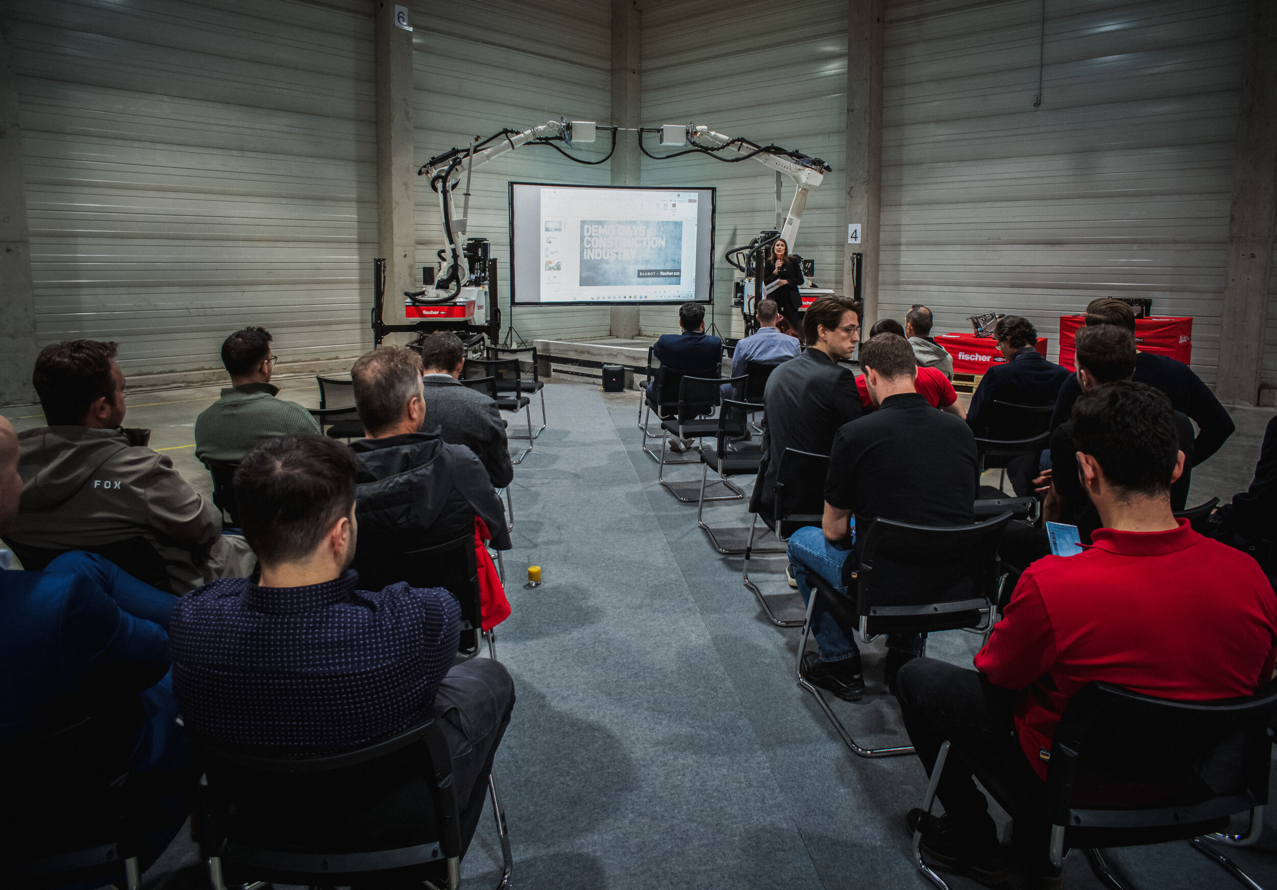 Bauroboter fürs Bohren, Reinigen und Markieren vorgestellt 7 Bild 1