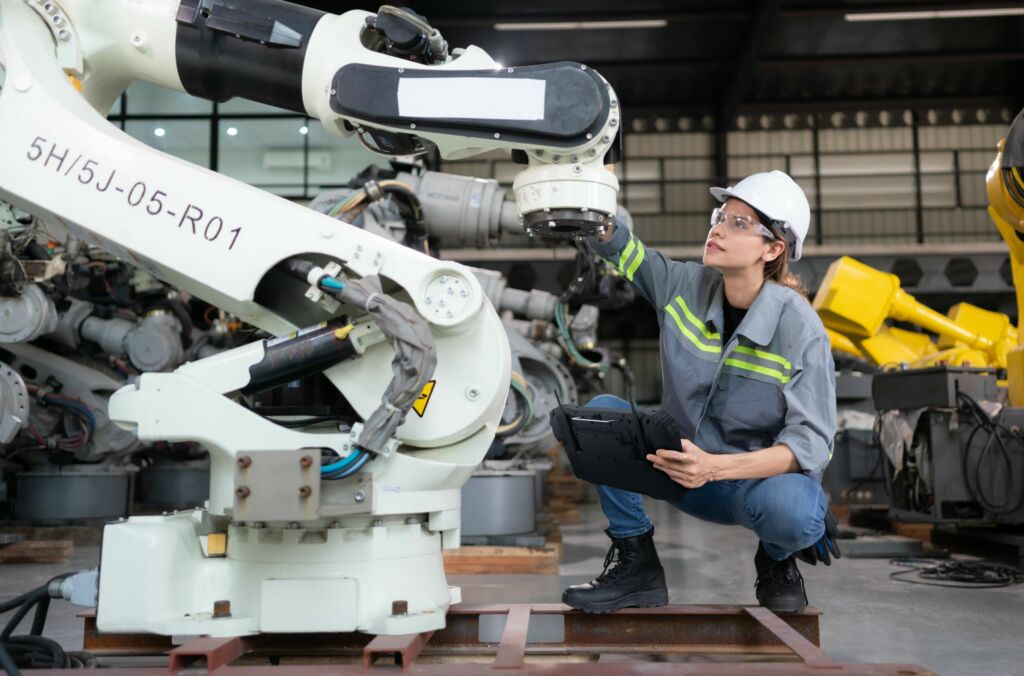 Human Touch für Roboter 1 Mit den Roboter-Controllern der GC-S-Serie von TL Electronic können die Bewegungen, Aufgaben und Interaktionen vom Mensch auf Roboter, Roboterarme und Cobots präzise und flexibel übertragen werden.