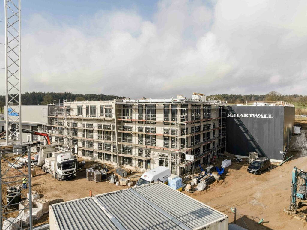 Richtfest für neuen Deutschlandstandort 1 3 Baufortschritt 27022025