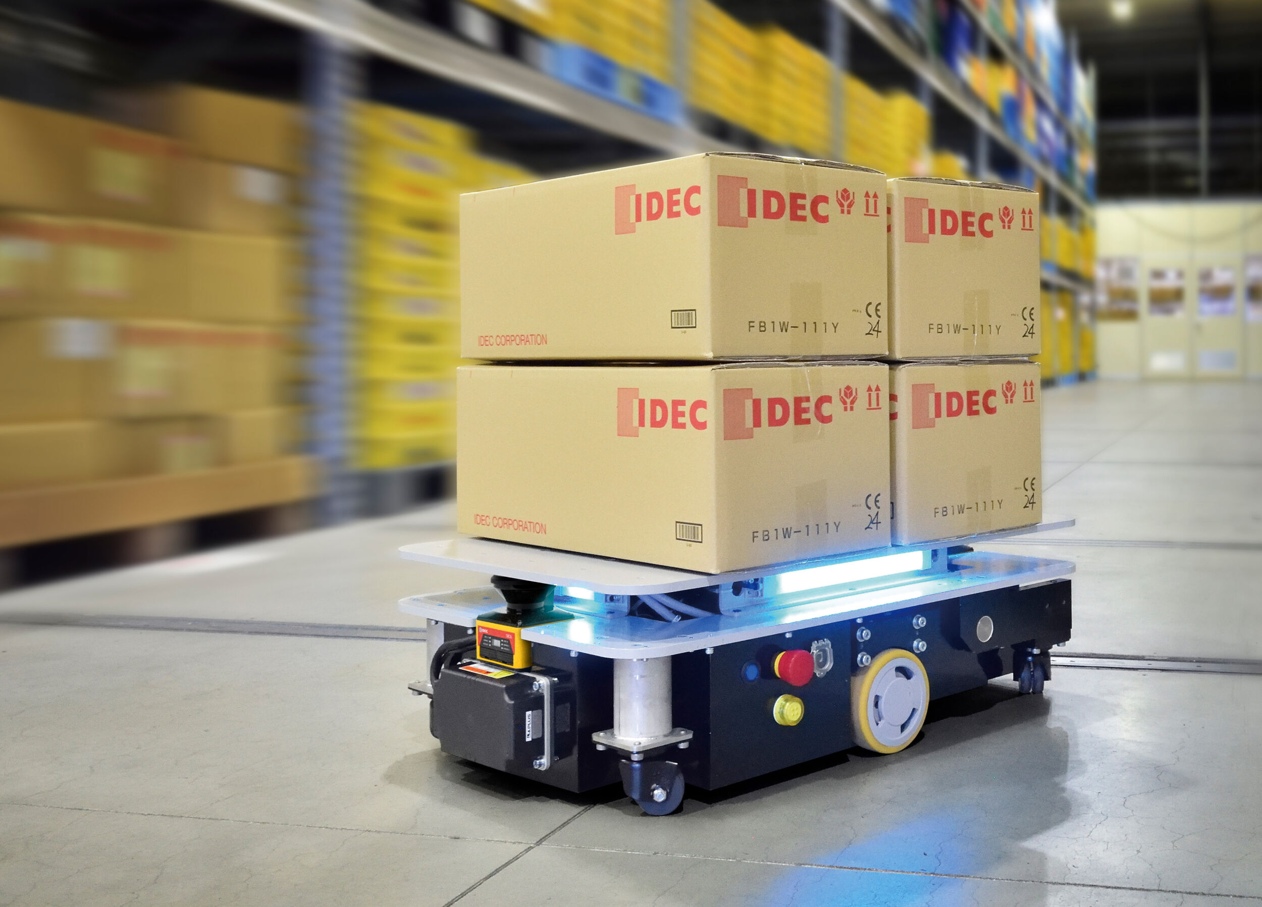 Speziell für den Einsatz mit FTS und AMR entwickelt : Mit dem Safety-Laserscanner SE2L Advanced können fahrerlose Transportsysteme mit Antriebslösungen wie dem Sefety Wheel Drive SWD von ez-Wheel sicher und effizient navigieren.