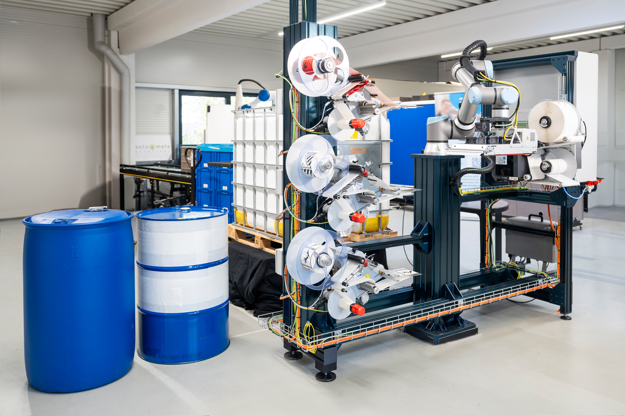 6 AWB moin robotics Roboterzelle c Bluhm Systeme