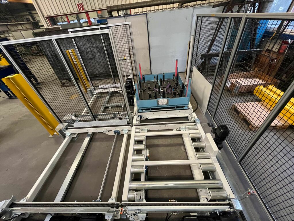 Fördertechniklösung für Nutzfahrzeughersteller 1 Foerdertechnik Sonderladungstraeger 2