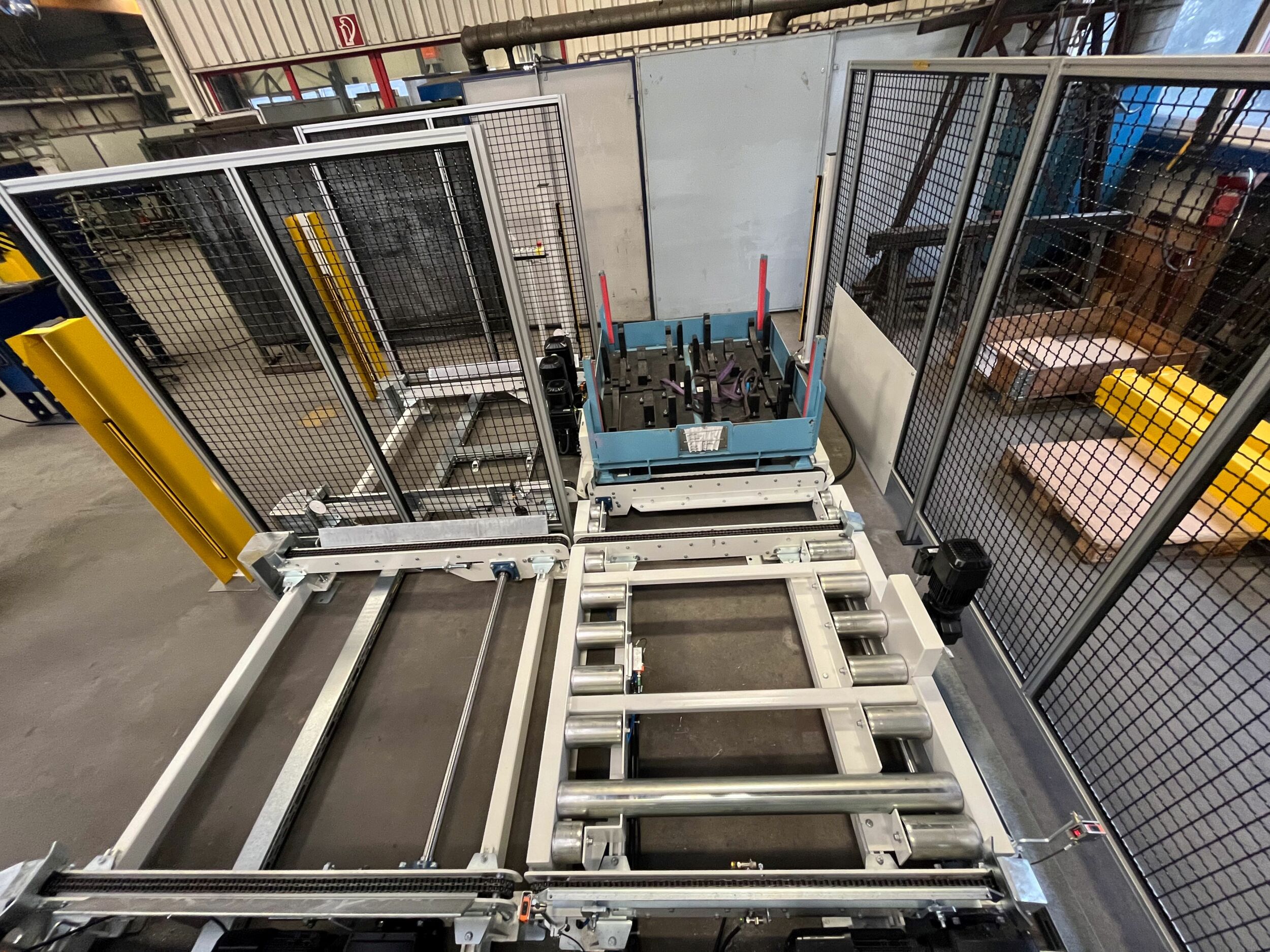 Fördertechniklösung für Nutzfahrzeughersteller 3 Foerdertechnik Sonderladungstraeger 2