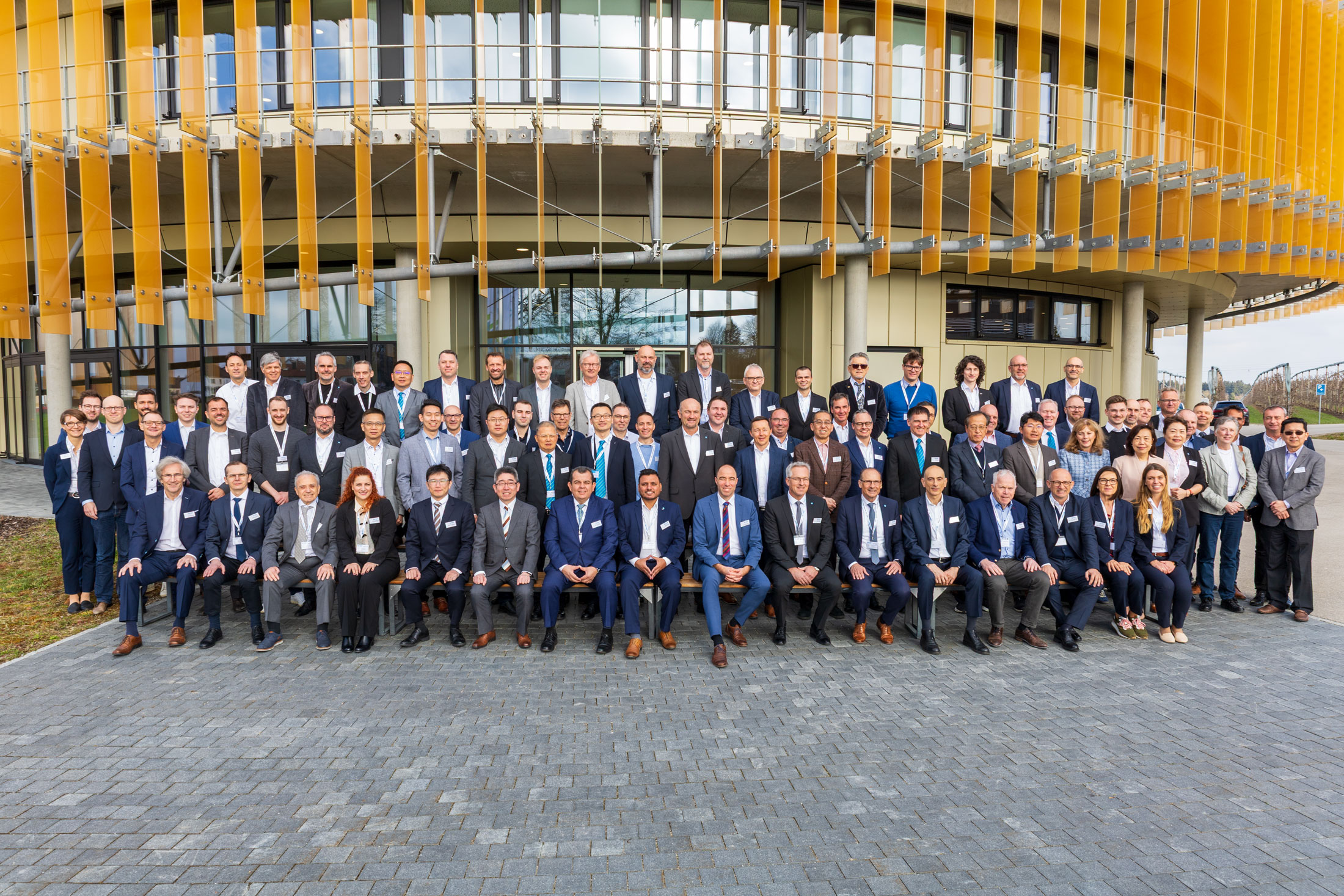 Internationaler Austausch: Vertreter aus rund 30 Nationen kamen bei Mayr Antriebstechnik zusammen, um sich über neue Technologien, Produkte und Prozesse zu informieren.