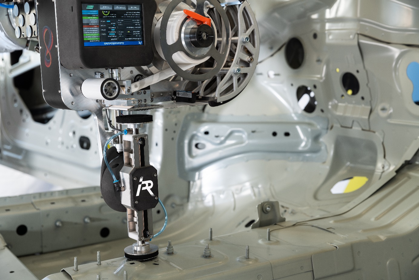 Neue Lösungen für Beschichtungsprozesse und Lochverschluss 2 Das PSH-System ist ein vollautomatisiertes, robotergestütztes System für den zuverlässigen Lochverschluss.