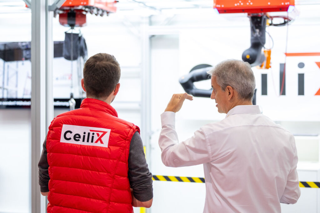 Automation über Kopf 3 Bild3 CeiliX Fliessende und frei be 20250515120103