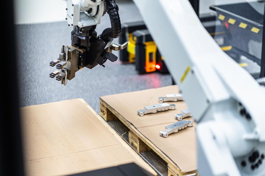 Palettenbeladung mit Bildverarbeitung und KI 1 All eyes on RoboJob Pallet Load Integrated