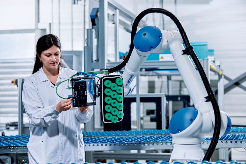 KI-gestützte Depalletierung 1 Newsletter 08 dhf 33 2025