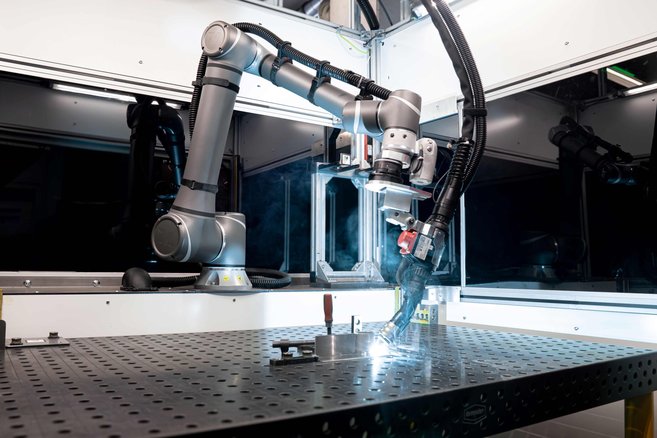 Flexible Cobot-Schweißzelle 3 Schweisszelle 17 small