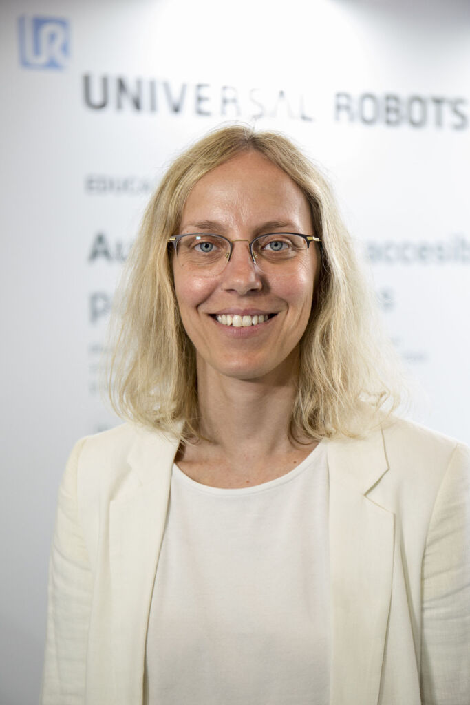 "Sichtbarkeit ist für mich der Schlüssel zum Erfolg" 2 021222 Susanne Noerdinger Universal Robot s 2