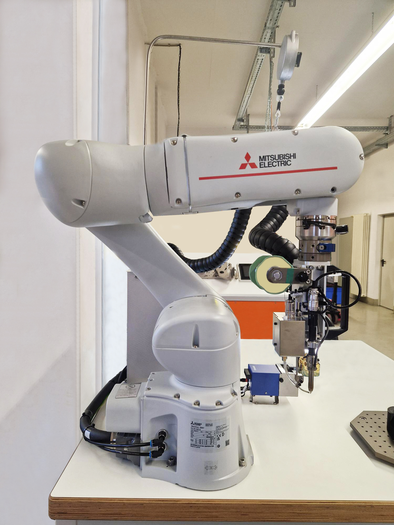 Eutect praesentiert einfachen Teach In Modus fuer kollaborierendes Roboterloeten II