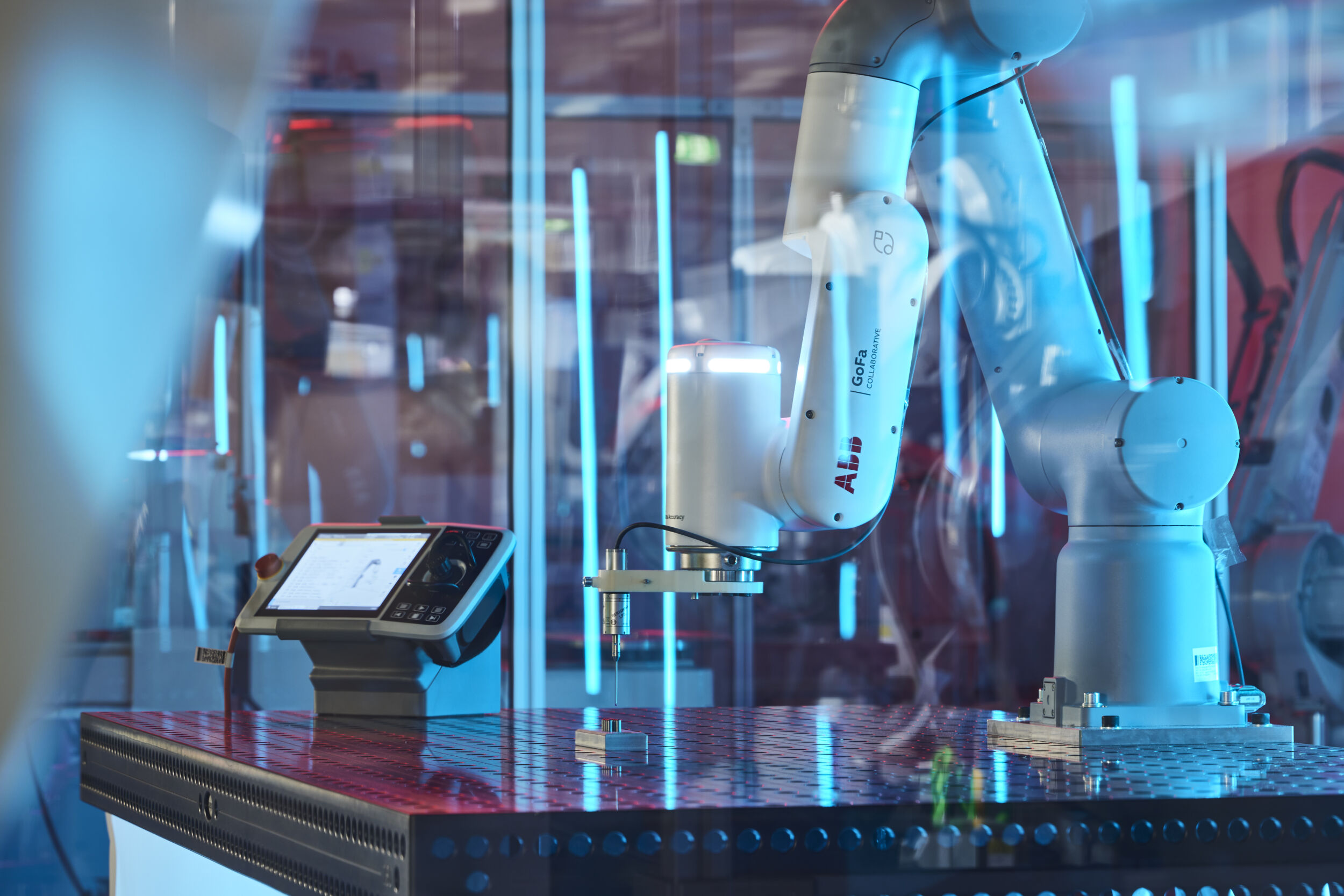 Die kollaborativen Roboter von ABB, wie GoFa, sind einfach einzurichten, zu programmieren, zu bedienen und zu skalieren.