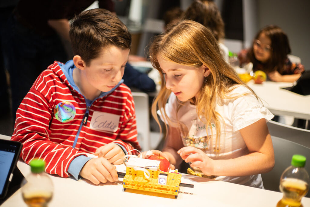 Pressefoto kids and robotics2