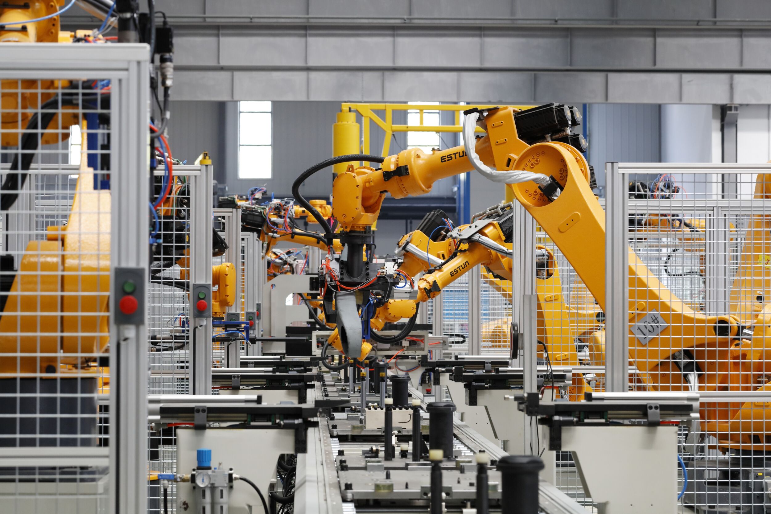 Estun will ein eigenes Ökosystem mit Robotern, Steuerungen, Motoren, Antriebsverstärkern und Motor-Getriebeeinheiten für die Anwendung in der Leichtbaurobotik inklusive einer digitalen Plattform für die Cloud aufbauen.