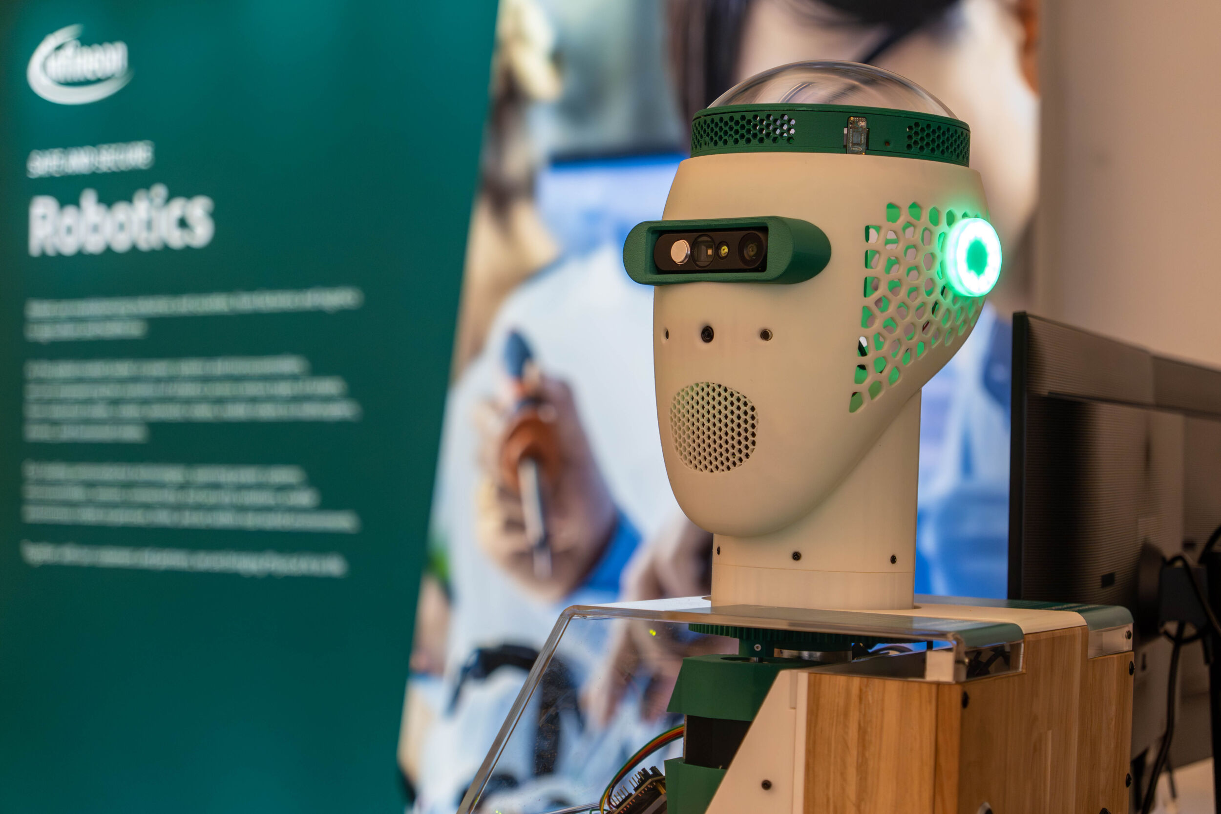 Der 360° Awareness Humanoid Robotic Head von Infineon Technologies und HTec.