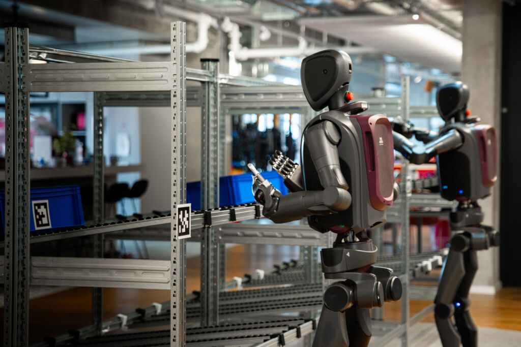 Vom Prototyp zur Produktionsreife 1 Humanoide versprechen, jene Tätigkeiten zu übernehmen, die bislang ausschließlich Menschen verrichten konnten.