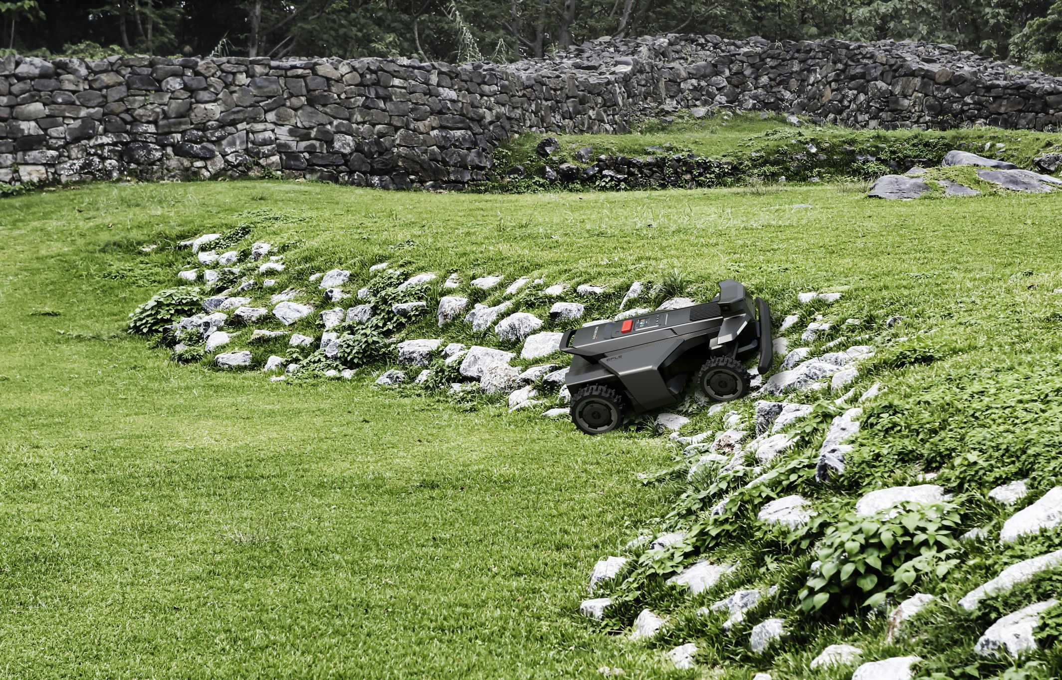 tuev rheinland press lawnl care for robotic lawn mowers tuev rheinland develops new standard