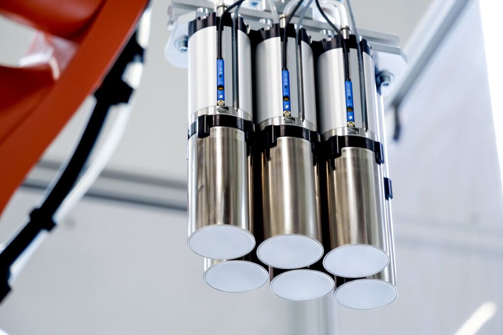 Greifer für die Batterieproduktion 1 2026 06 24 SCHMALZ FB Batterietrends Bild 1