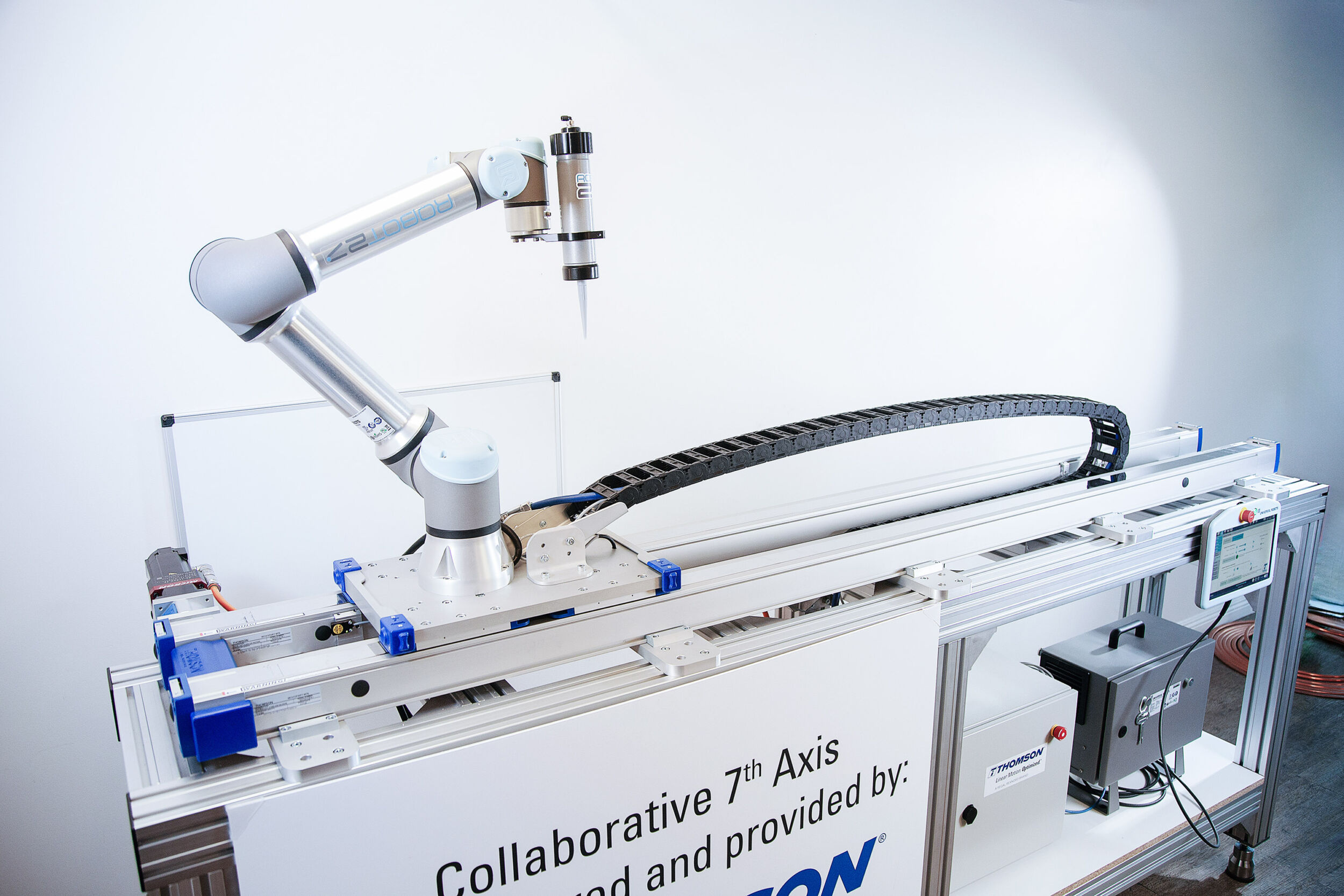 Kollaborative 7. Achse mit Kollisionserkennung und Freedrive 3 02 Rodriguez Movotrak CTU rgb