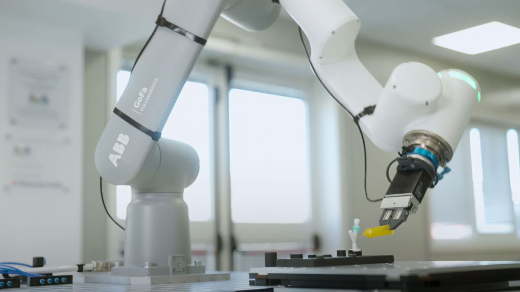 Robotereinsatz in der Produktion von Onkologie-Infusionssets 1 260805 ABB Robotics Referenz IdeAtiva 2