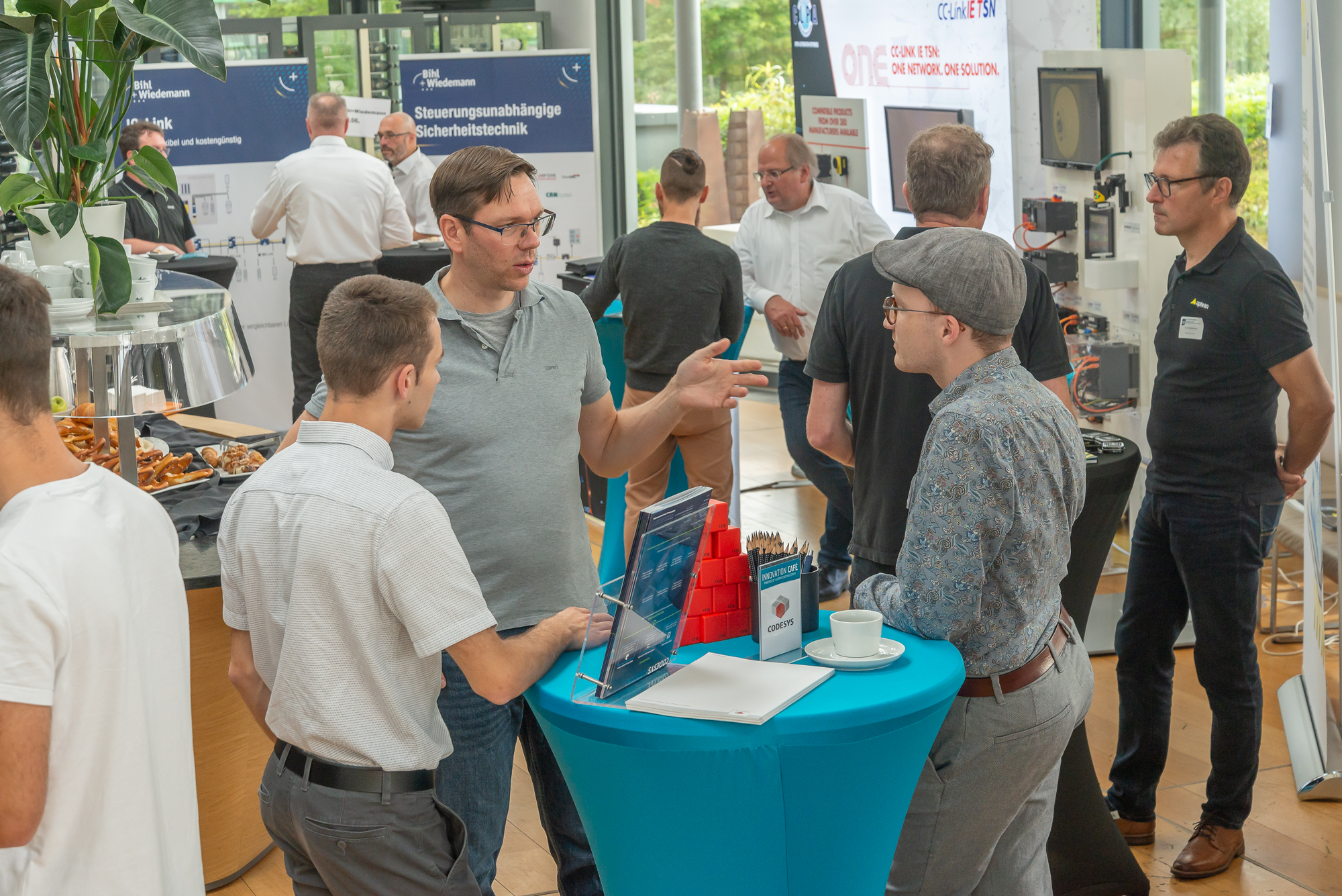 Gespraeche auf dem Innovation Caf a 20260803161634