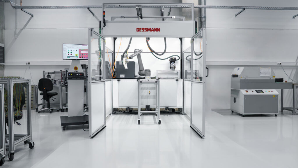 Modulare Roboterzelle für unterschiedliche Fertigungsprozesse 1 GESSMANN AMB2026 Robotikzelle