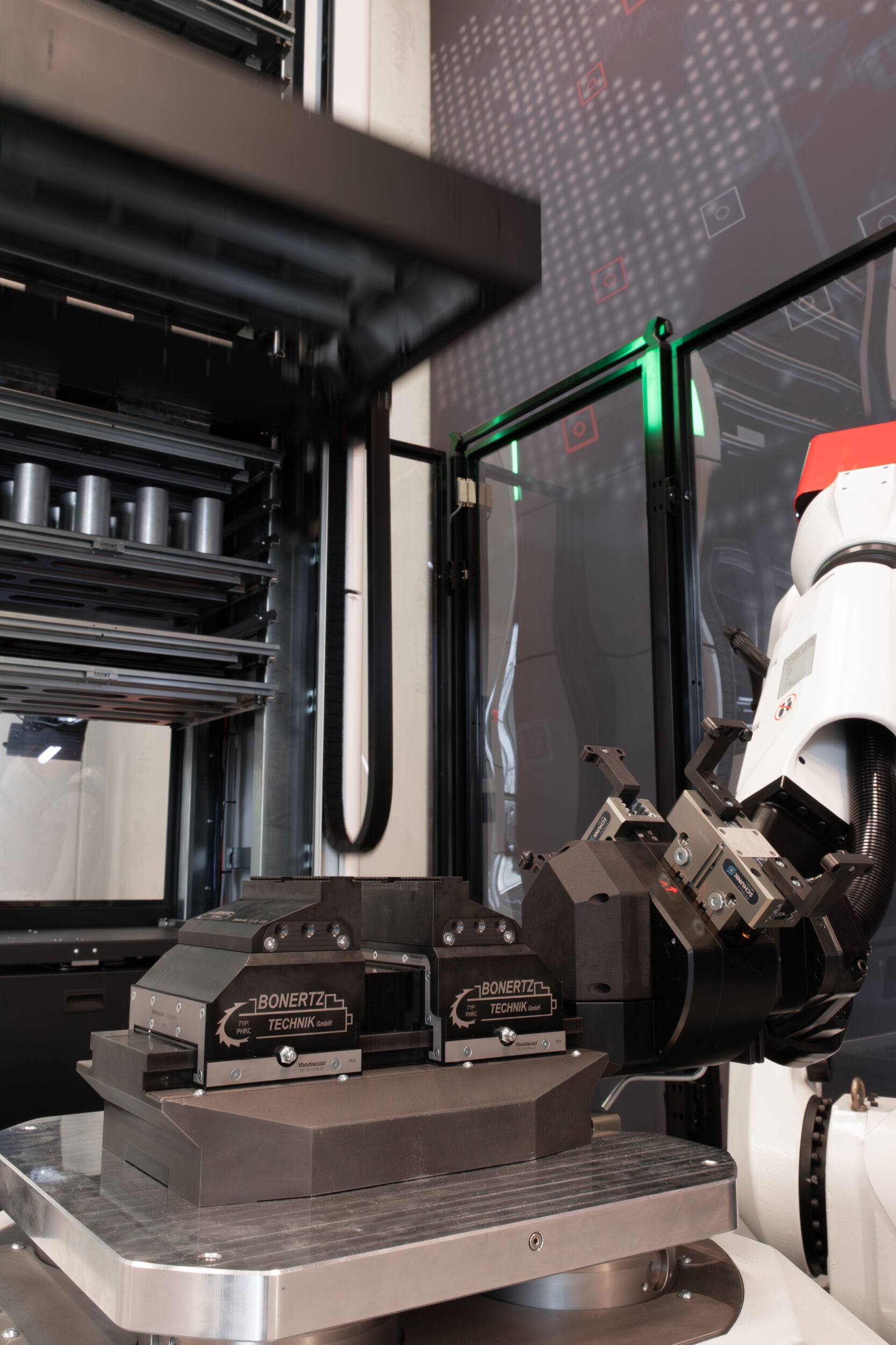 Produktivitätssteigerung für CNC-Maschinen 16 Tower EVO Bonertz Hybridspanner