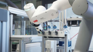 Modulare Roboterzelle für die Materialforschung 2 ABB Robotics Dunia Innovations 2