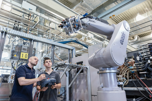 Weltweit vereint 2 Weltweit vereint