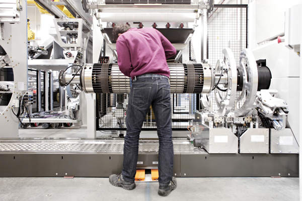 Weltweiter Schutz für die Steuerungen 2 Weltweiter Schutz für die Steuerungen