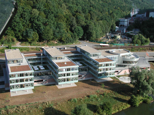 Hochverfügbare Daten auch im Katastrophenfall 1 Hochverfügbare Daten auch im Katastrophenfall