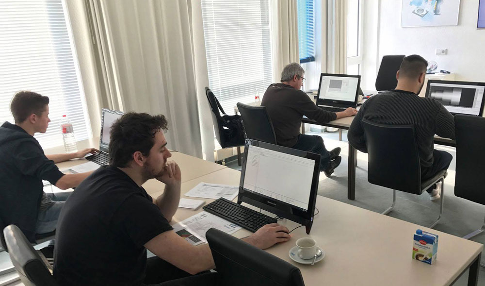 Mit Lernsoftware fit für die Zukunft 10 Mit Lernsoftware fit für die Zukunft