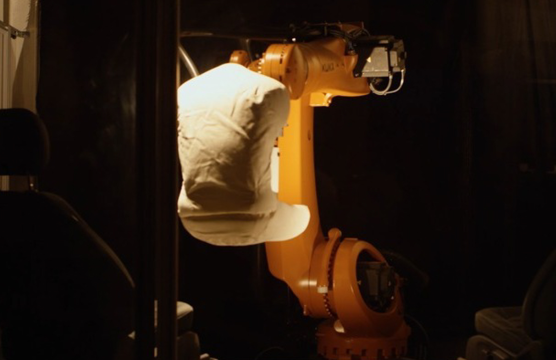 Roboter testet Belastbarkeit von Fahrzeugsitzen 4 Roboter testet Belastbarkeit von Fahrzeugsitzen