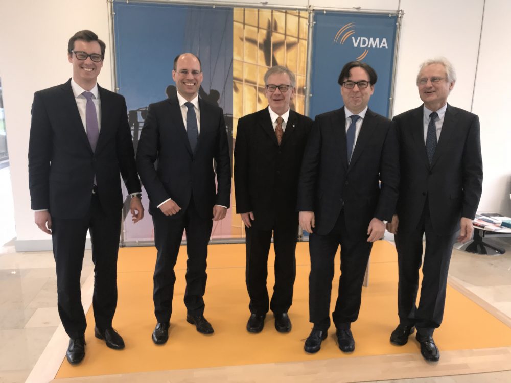 Zukunftssicher auf dem digitalen Marktplatz handeln 7 Zukunftssicher auf dem digitalen Marktplatz handeln