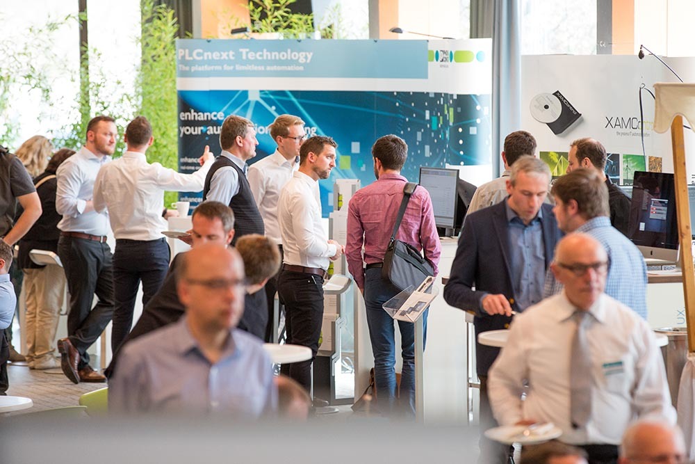 Automation, IoT und Software diskutieren und erproben