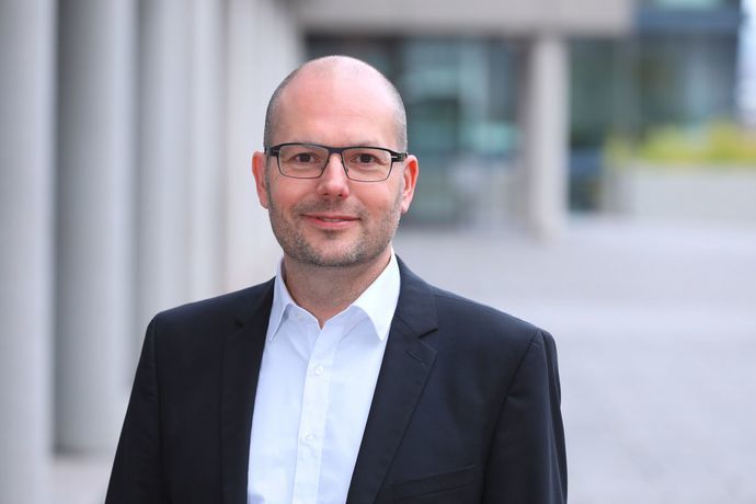 "Im Hochlohnland kostengerecht produzieren" 11 „Im Hochlohnland kostengerecht produzieren“