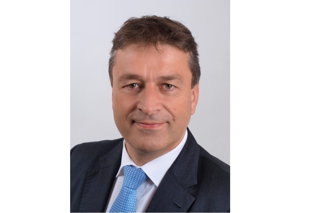 Wolfgang Niedziella leitet VDE-Kompetenzcenter Digitale Sicherheit 14 Wolfgang Niedziella leitet VDE-Kompetenzcenter Digitale Sicherheit