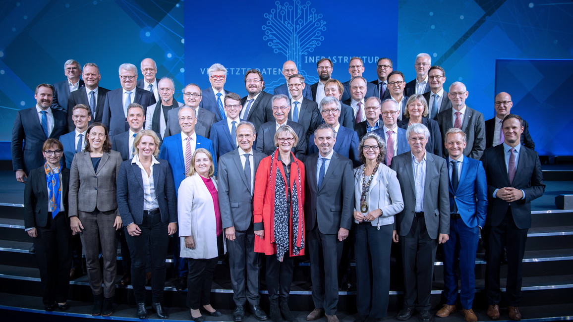 ‘Gaia-X‘: Eine Cloud für Europa 13 ‘Gaia-X‘: Eine Cloud für Europa