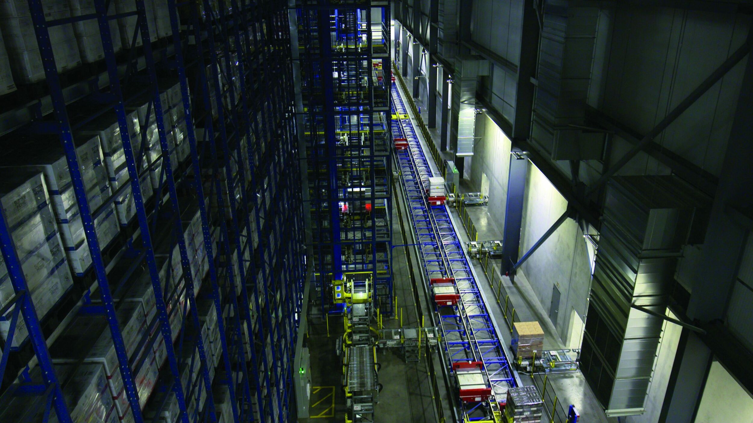 Energieeffiziente Technik für automatisierte Verteilzentren 2 Energieeffiziente Technik für automatisierte Verteilzentren