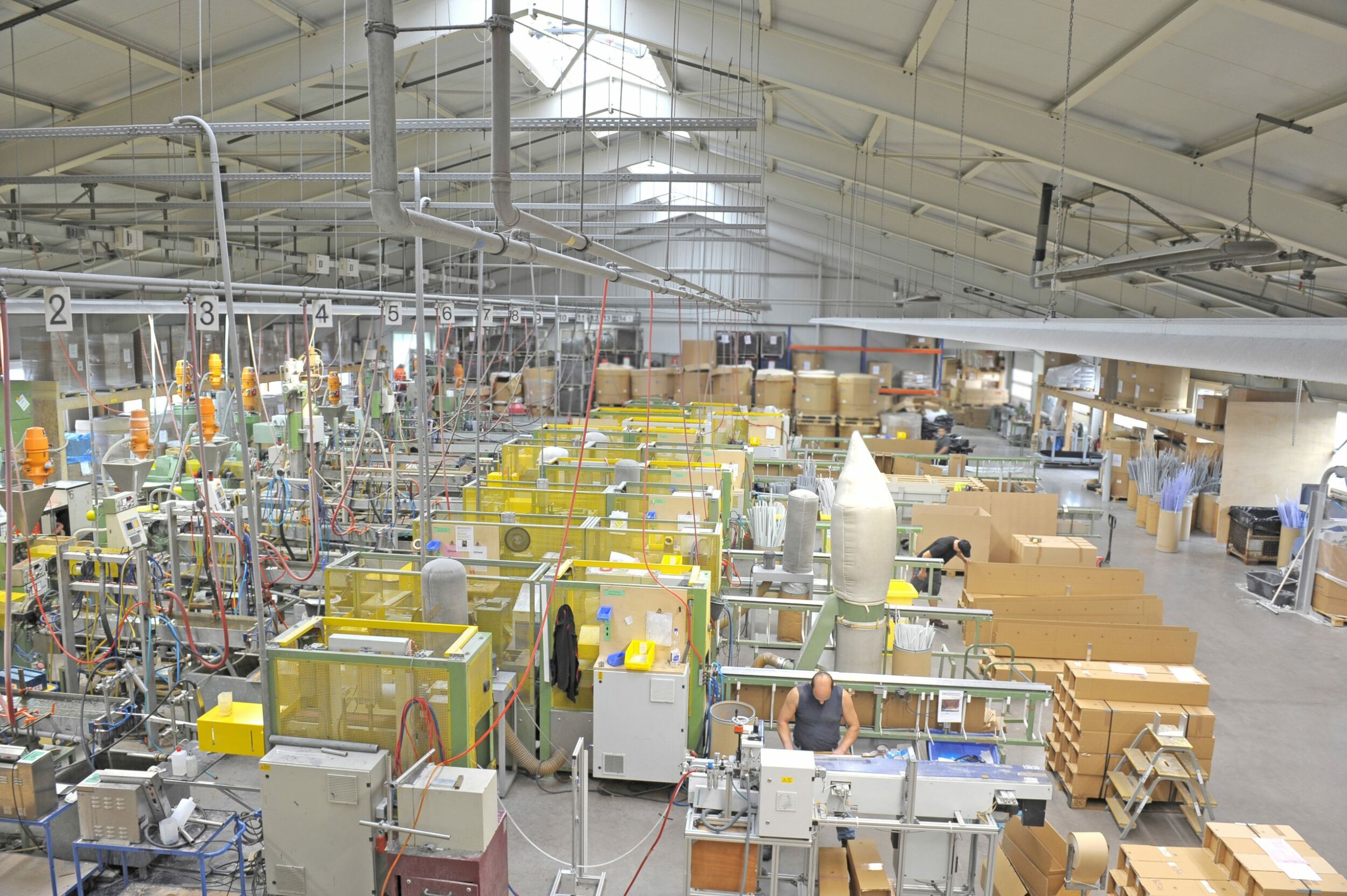 Installieren, schulen, produzieren – in zwei Wochen zum MES 4 Installieren, schulen, produzieren – in zwei Wochen zum MES