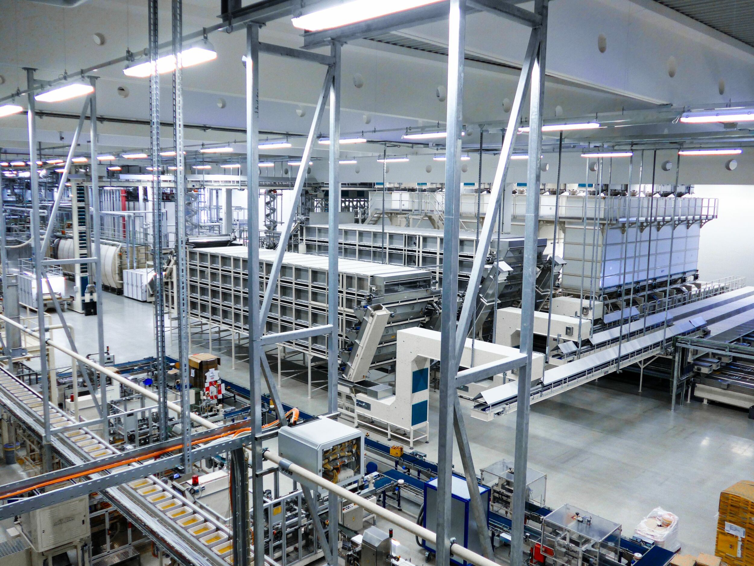 MES-vernetzte Zutrittskontrolle und Zeiterfassung 9 MES-vernetzte Zutrittskontrolle und Zeiterfassung