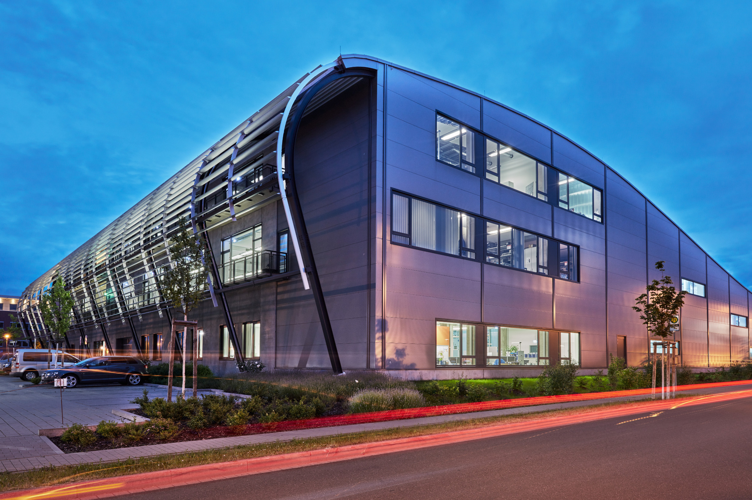 Eberspächer Gruppe: Ein Stück näher an der Null-Fehler-Fertigung 2 Mit rund 10.700 Mitarbeitenden an 80 Standorten entwickelt die Eberspächer Gruppe Systeme für Abgastechnik, Fahrzeugheizungen sowie Bus-Klimasysteme. (Bild: Eberspächer Gruppe GmbH & Co. KG)